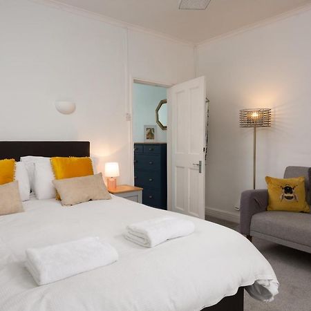 Lovely City Town House With Free Parking Sleeps 2 To 6 Guests Йорк Екстер'єр фото