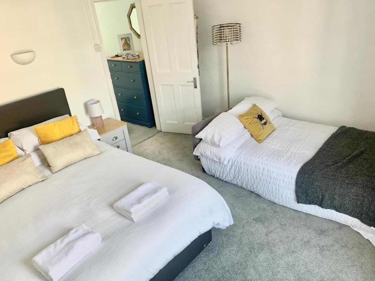 Lovely City Town House With Free Parking Sleeps 2 To 6 Guests Йорк Екстер'єр фото