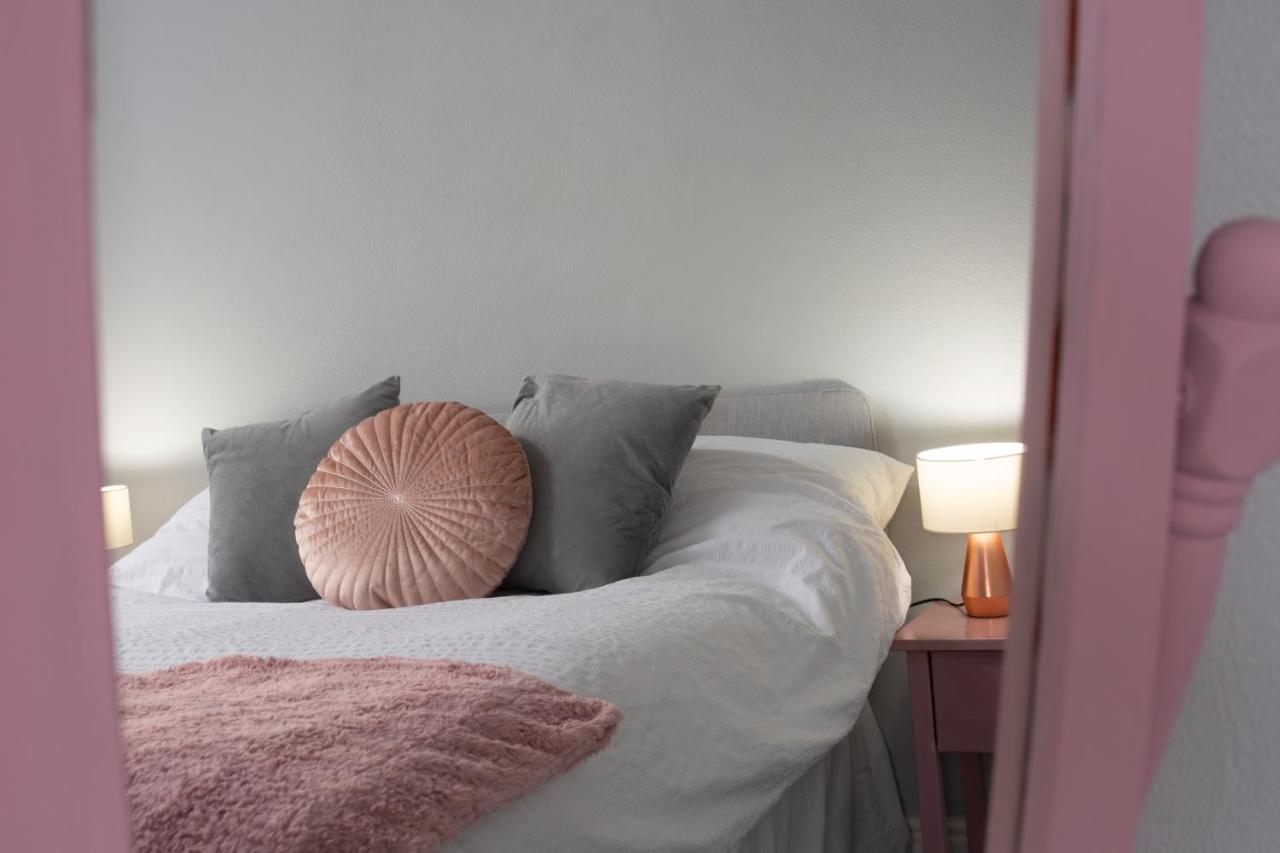 Lovely City Town House With Free Parking Sleeps 2 To 6 Guests Йорк Екстер'єр фото