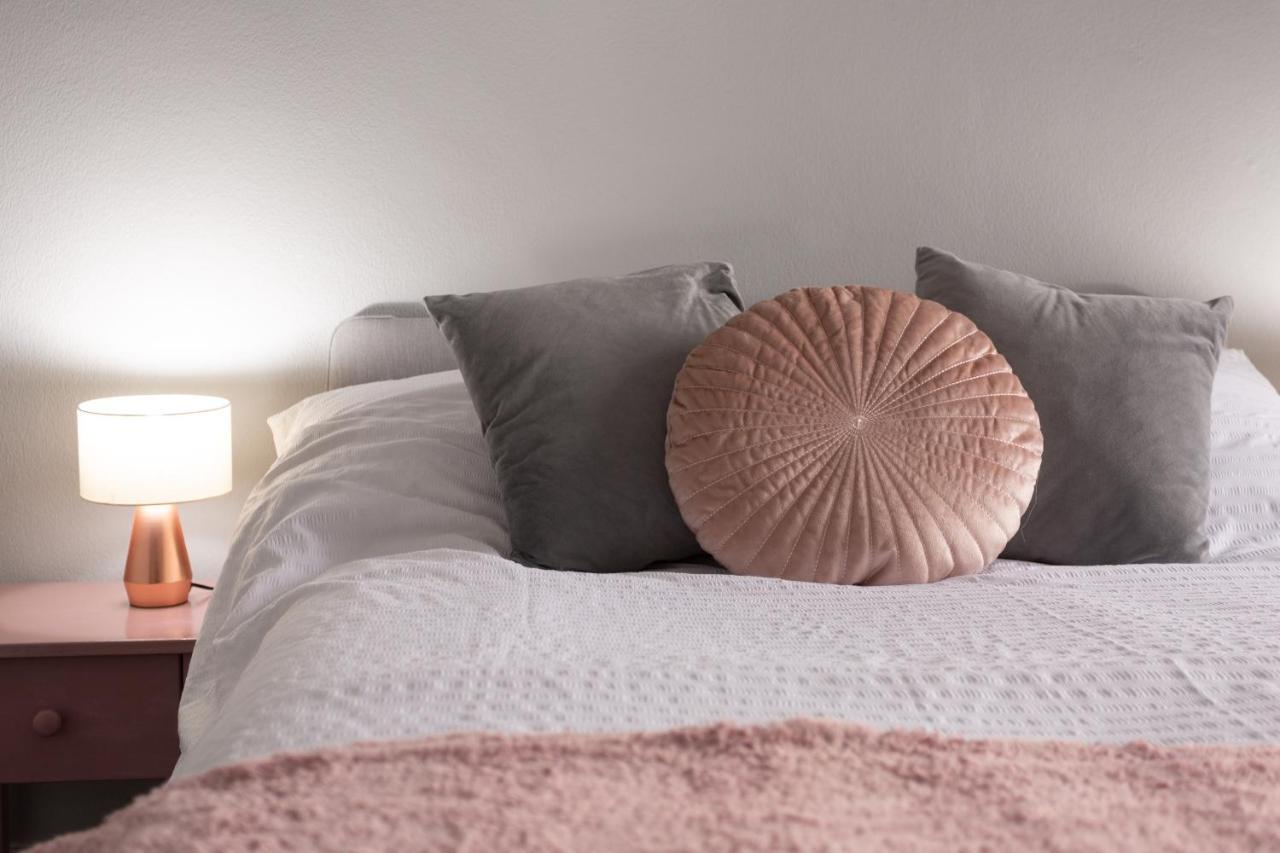 Lovely City Town House With Free Parking Sleeps 2 To 6 Guests Йорк Екстер'єр фото