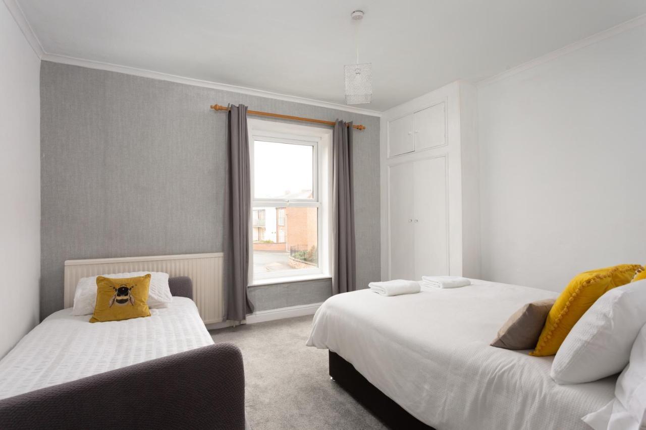 Lovely City Town House With Free Parking Sleeps 2 To 6 Guests Йорк Екстер'єр фото