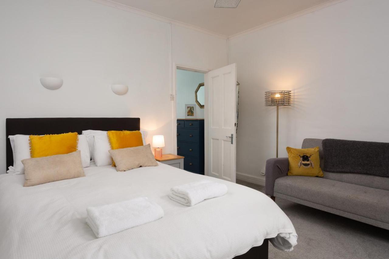 Lovely City Town House With Free Parking Sleeps 2 To 6 Guests Йорк Екстер'єр фото